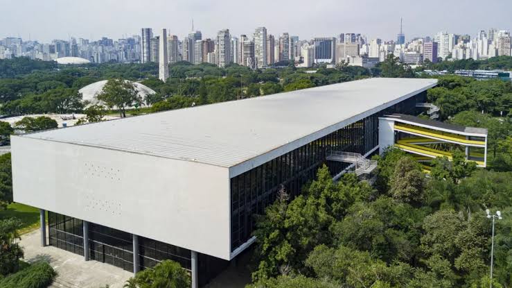 Vista aérea do Pavilhão da Bienal no Parque Ibirapuera, em São Paulo